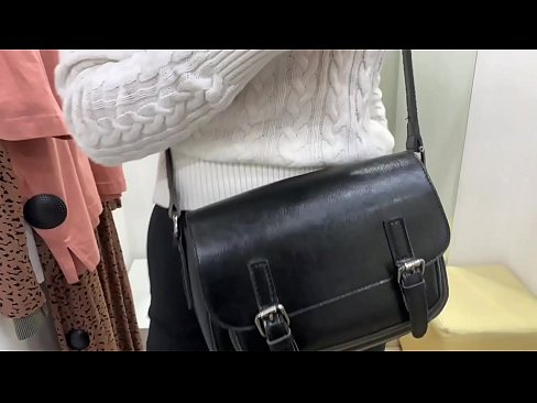 ❤️ فِيٽنگ روم ۾ ڊِلڊو سان نوجوان ڪچي FeralBerry جي عوامي مشت زني ❤️ فحش تي٪ sd.mumsp.ru٪